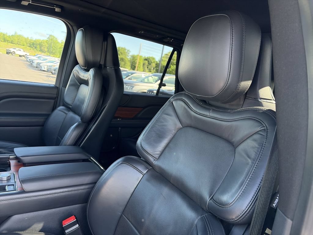 Used 2024 Lincoln Navigator Reserve AWD/4WD image 11