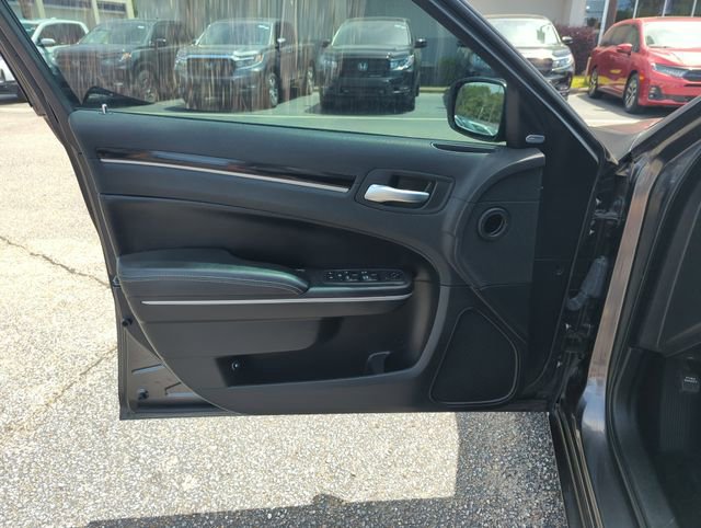 Used 2019 Chrysler 300 S RWD image 17