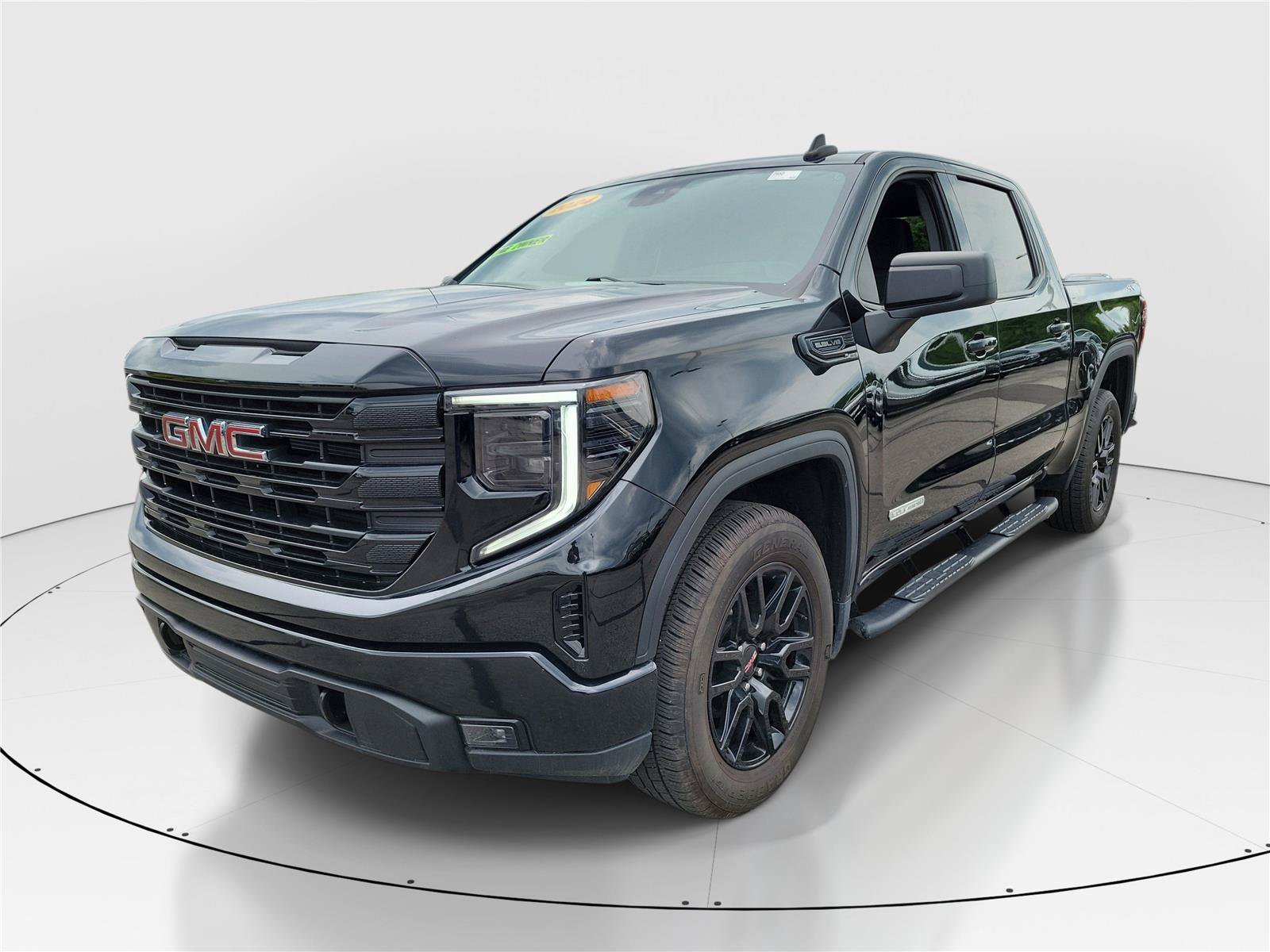 Used 2024 GMC Sierra 1500 Elevation AWD/4WD image 2