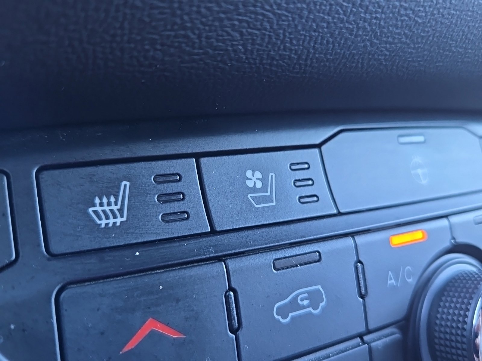 Used 2024 Dodge Durango GT image 19