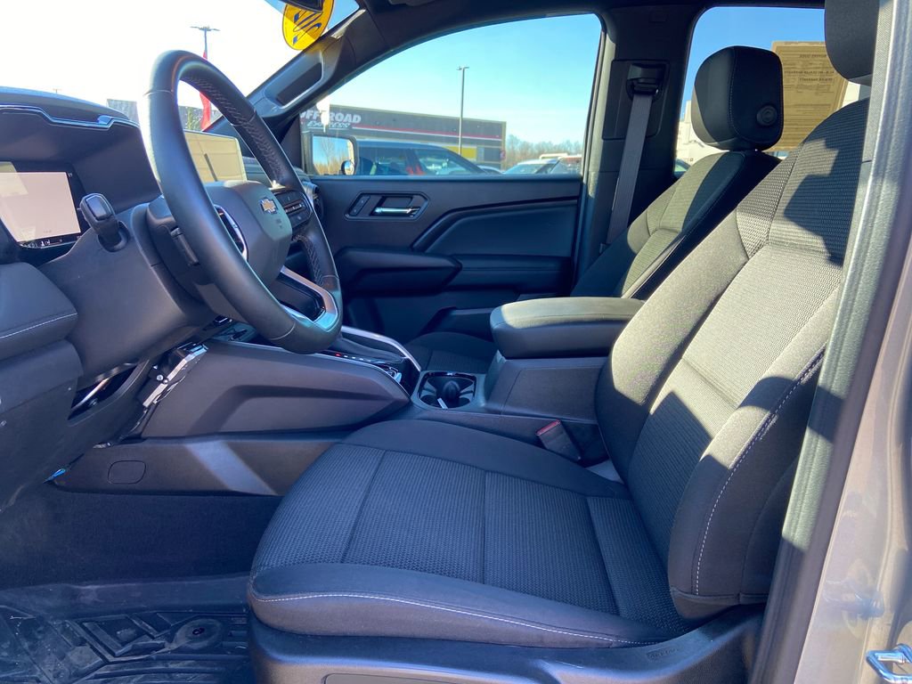 Used 2024 Chevrolet Colorado LT w/ LT Convenience Package II AWD/4WD image 10