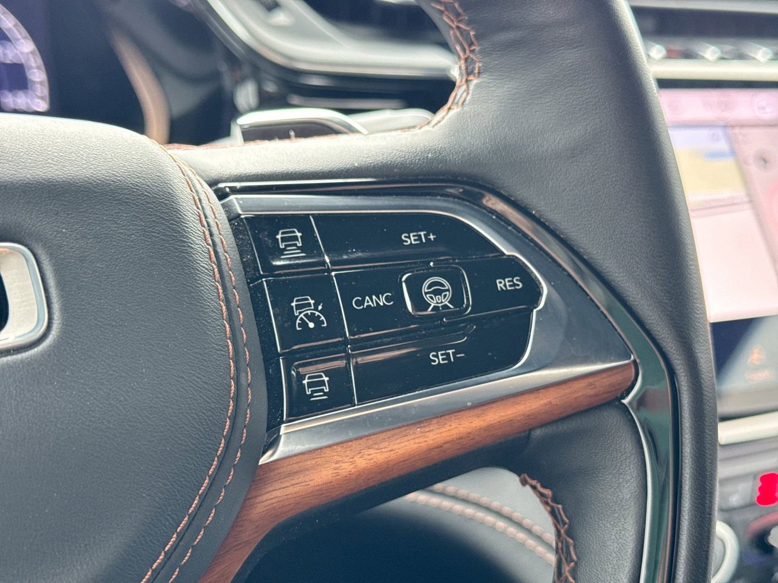 Used 2023 Jeep Grand Cherokee Summit image 28