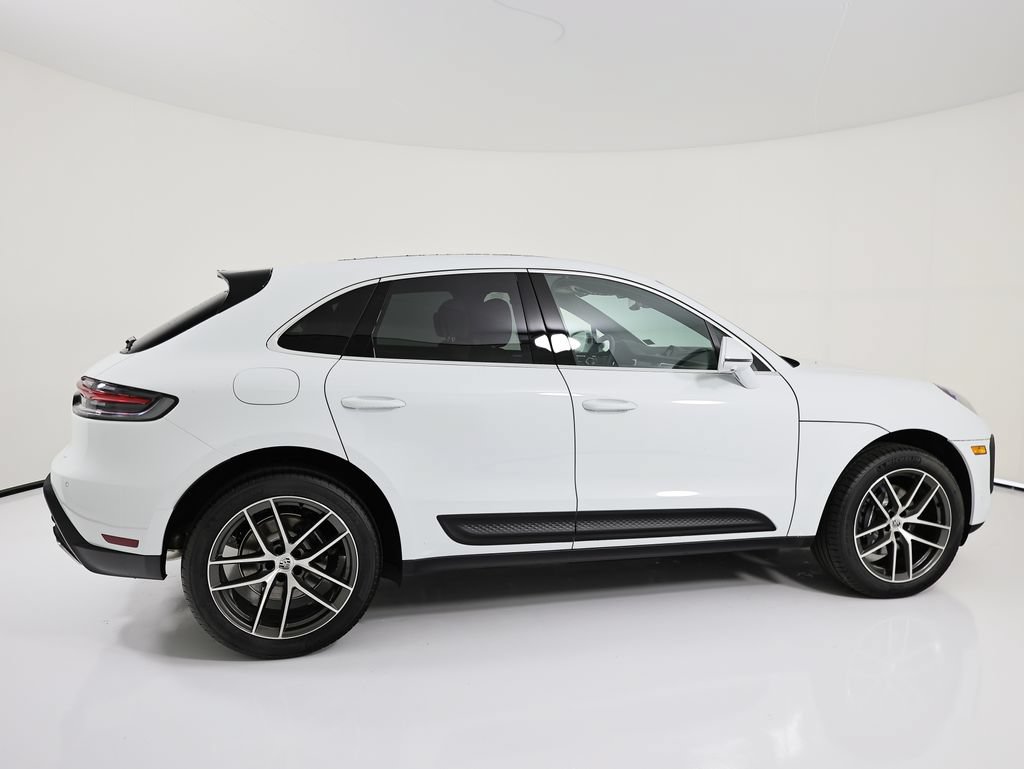 New 2026 Porsche Macan AWD/4WD image 8