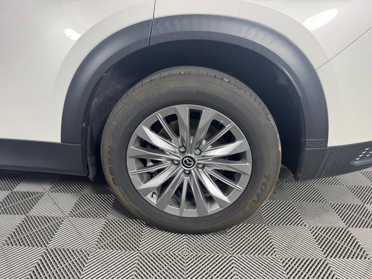 Used 2024 MAZDA CX-90 Plug-In Hybrid w/ Preferred AWD/4WD image 37
