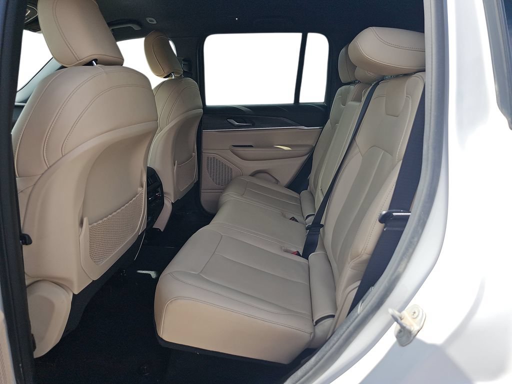 Used 2023 Jeep Grand Cherokee Limited AWD/4WD image 14