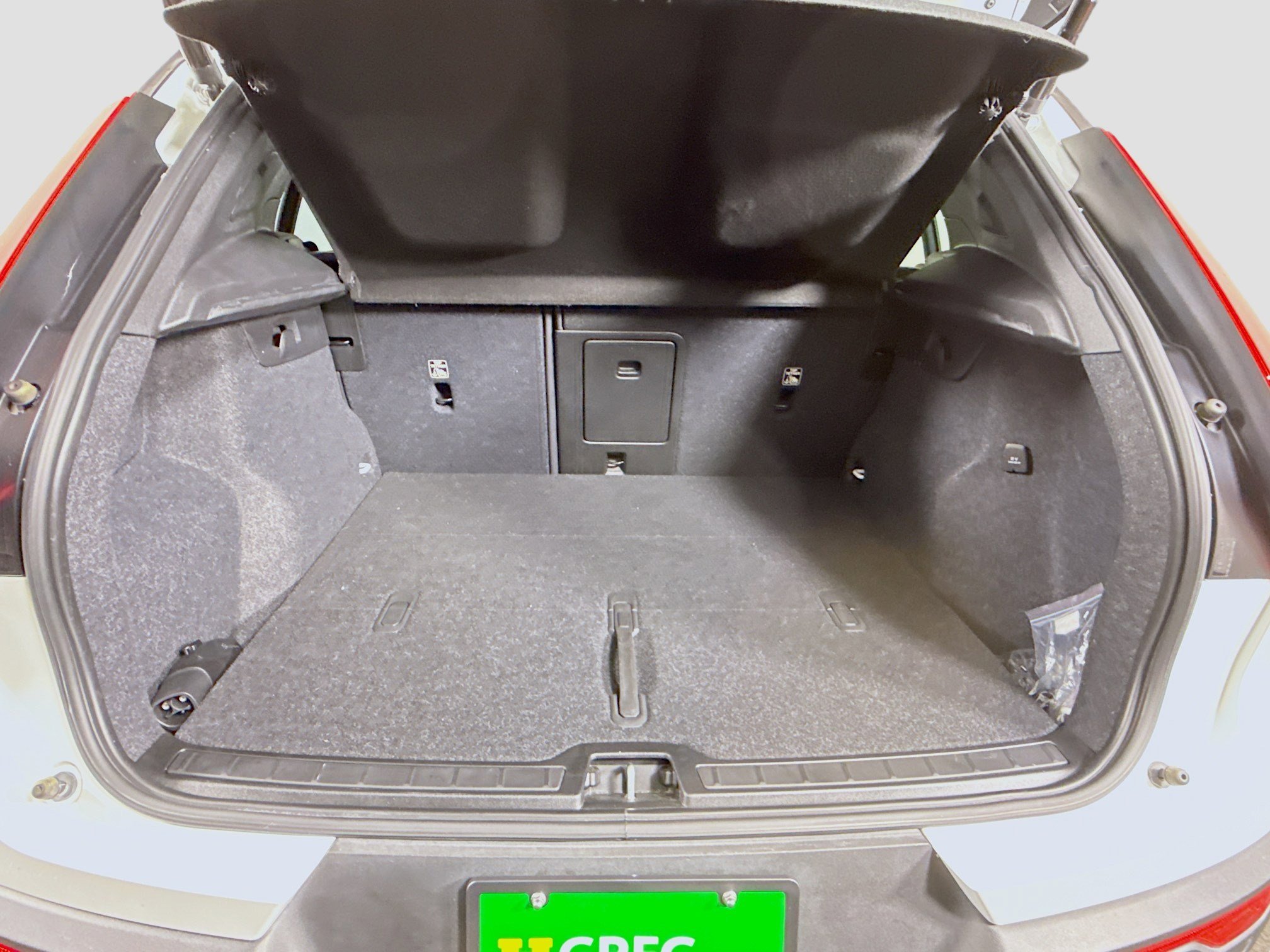 Used 2022 Volvo XC40 P8 Recharge Plus image 34