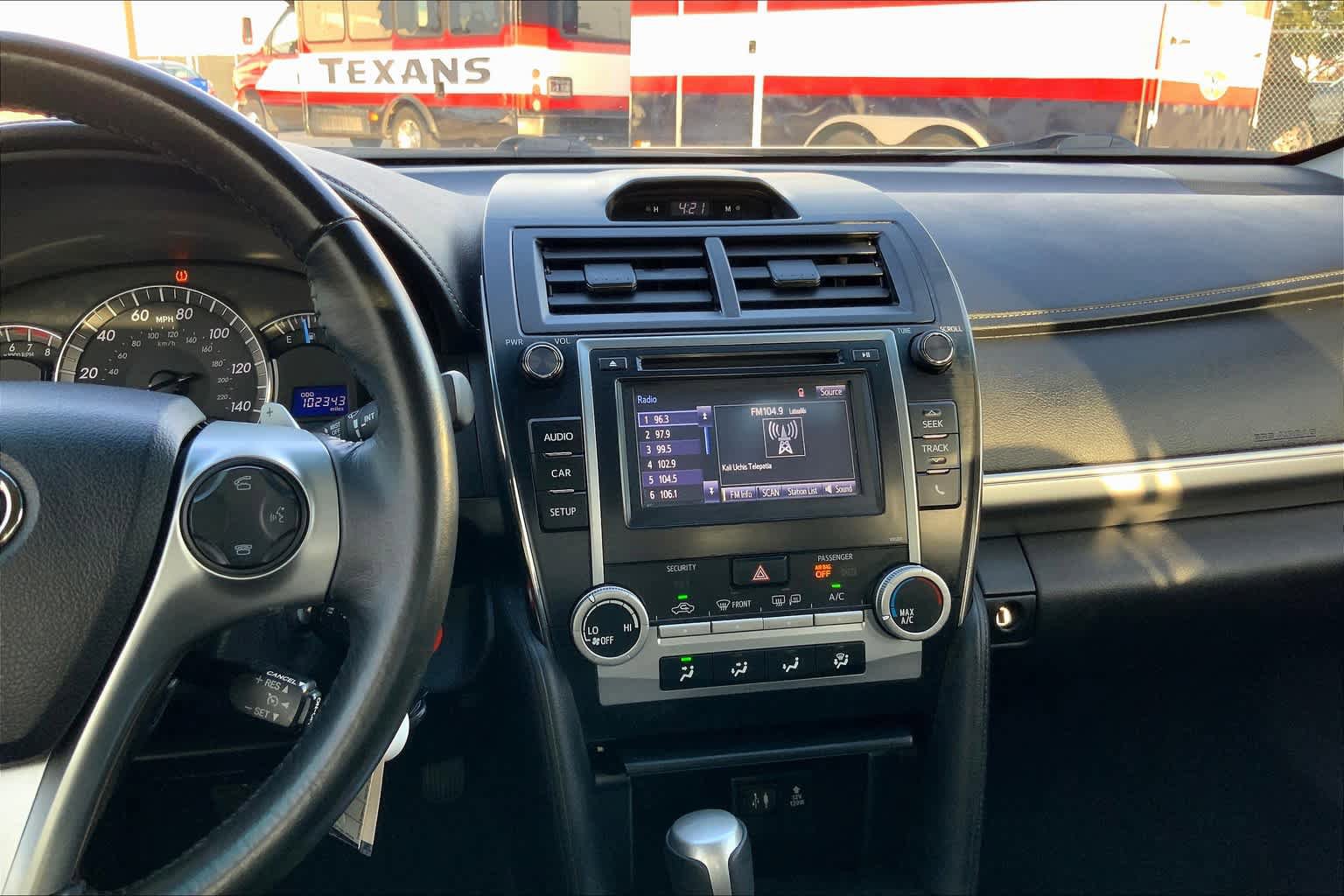 Used 2014 Toyota Camry SE FWD image 6