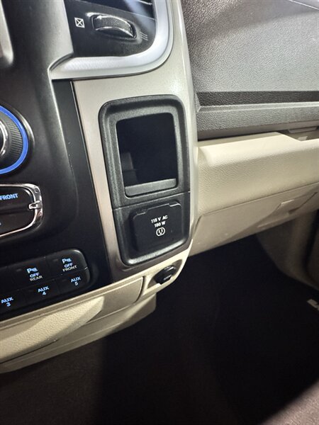 Used 2016 RAM 2500 SLT w/ Popular Equipment Group AWD/4WD image 16