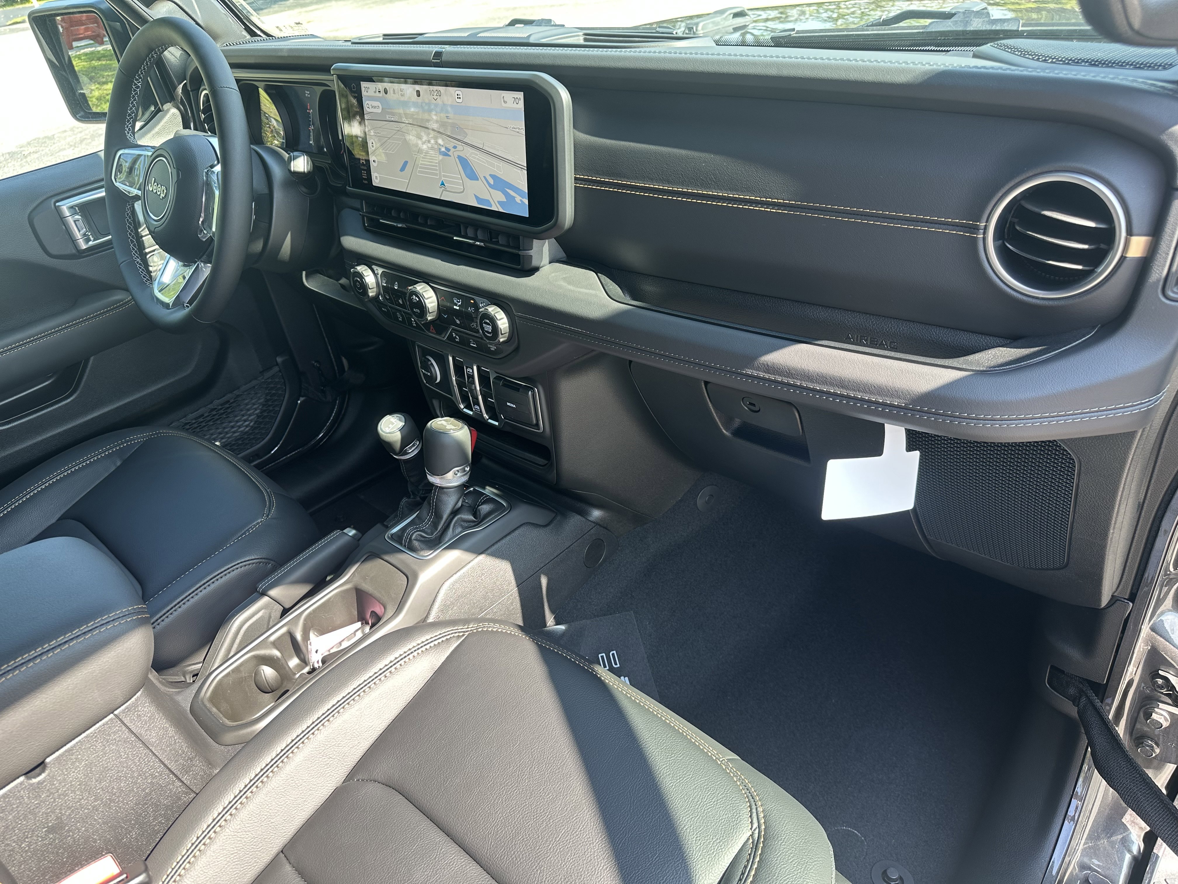 Used 2025 Jeep Wrangler Sahara w/ Safety Group image 26