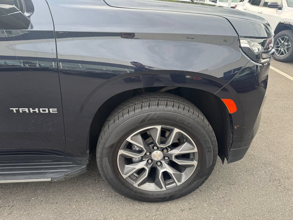 Used 2022 Chevrolet Tahoe LT w/ Luxury Package AWD/4WD image 7