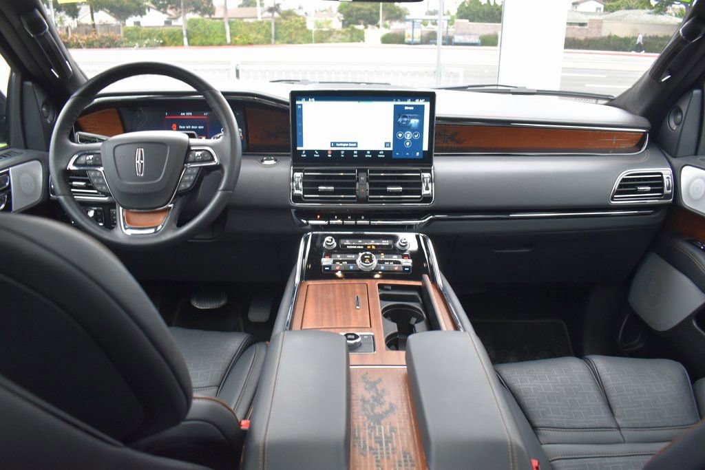 Used 2024 Lincoln Navigator Black Label image 22