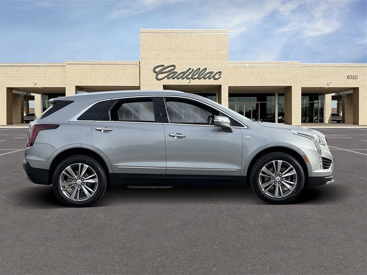 Certified 2025 Cadillac XT5 Premium Luxury image 4