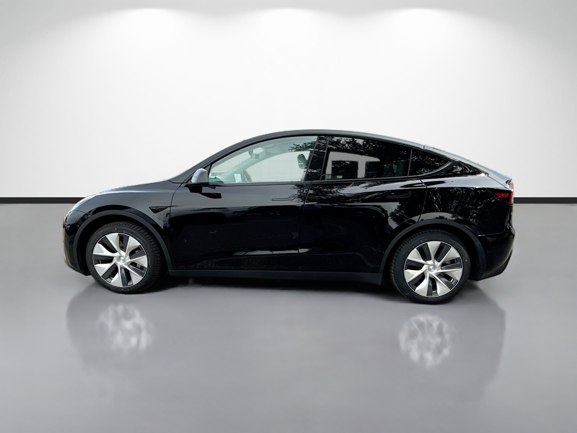 Used 2021 Tesla Model Y Long Range AWD/4WD image 2