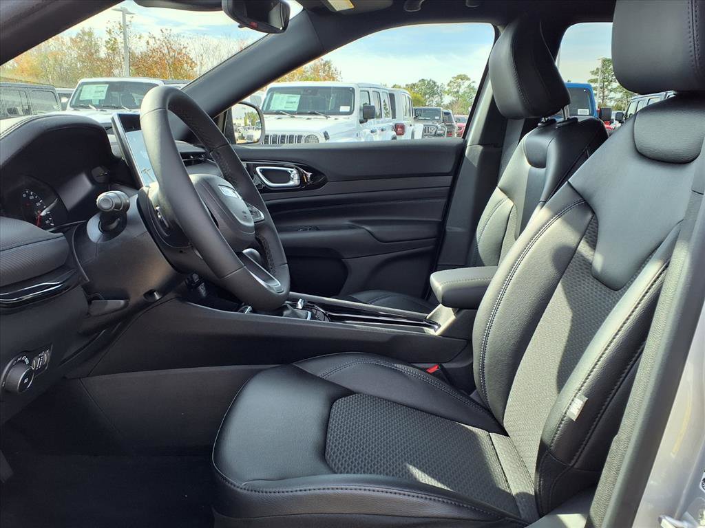 New 2026 Jeep Compass Altitude image 7