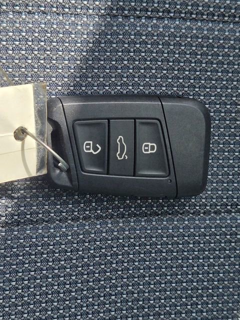 Certified 2025 Volkswagen Taos S image 21