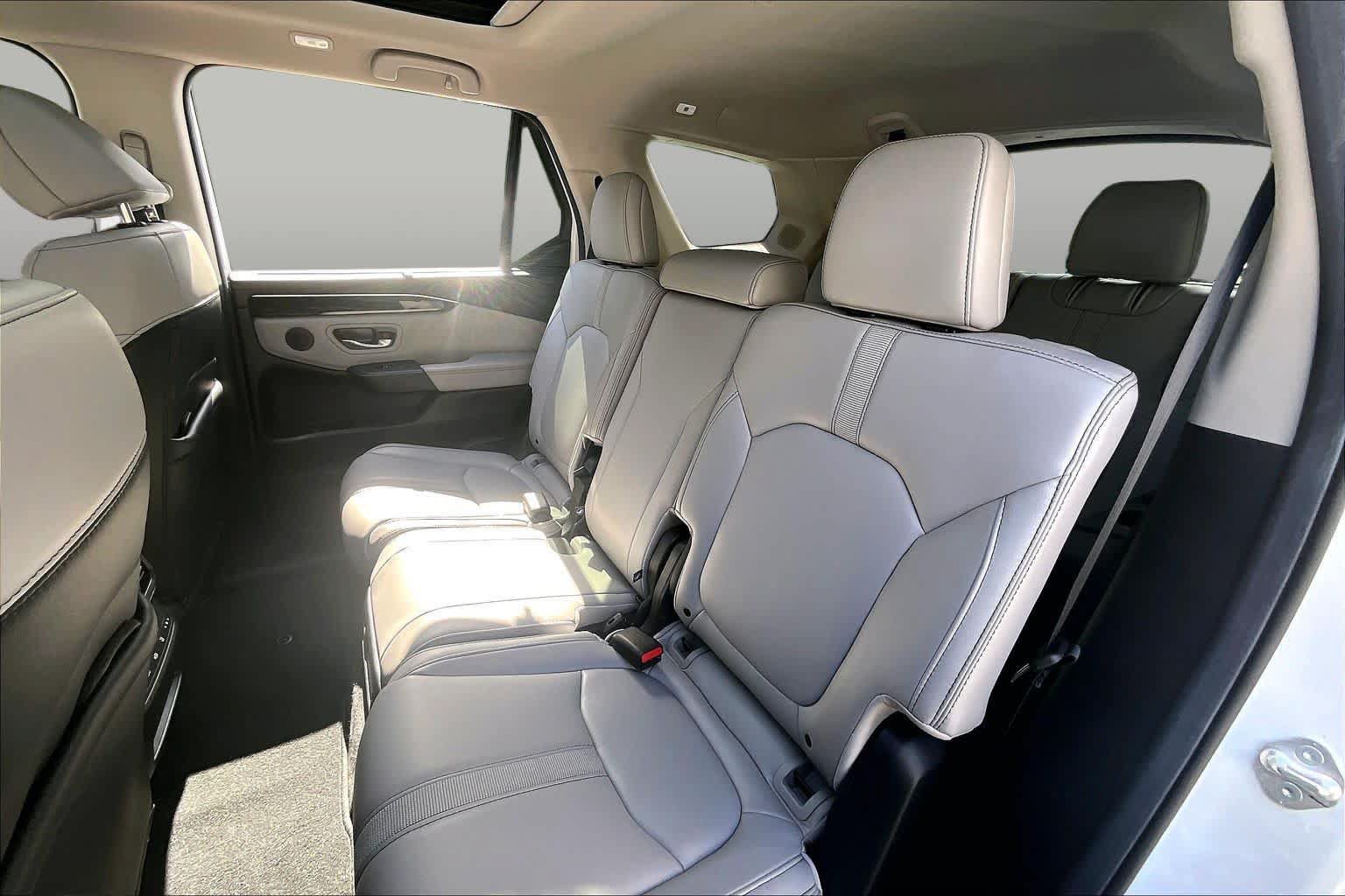 Used 2025 Honda Pilot Touring image 20