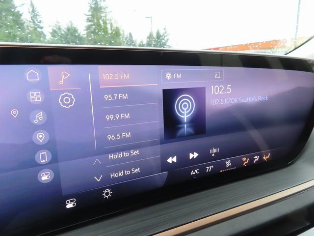 Used 2025 Buick Envision Sport Touring image 23