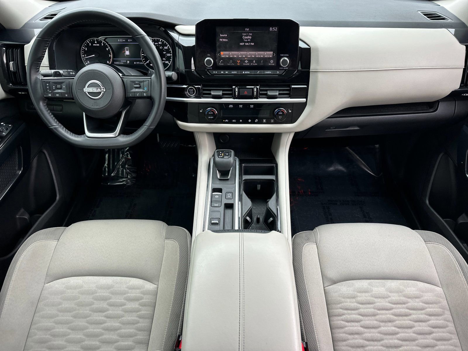 Used 2022 Nissan Pathfinder SV FWD image 12