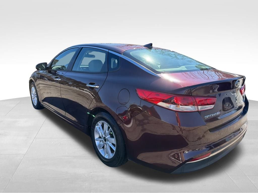 Used 2018 Kia Optima LX image 3