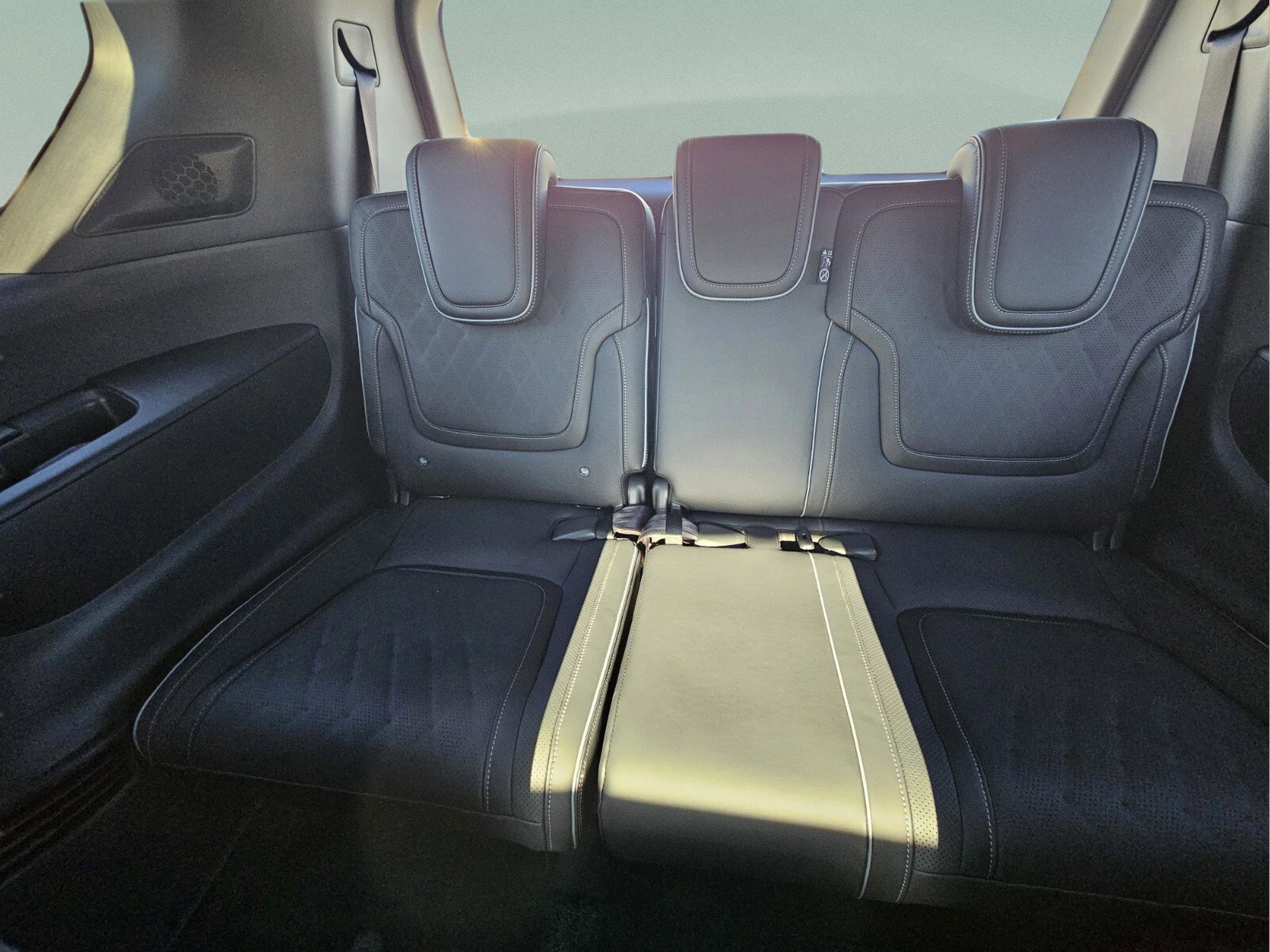 New 2026 INFINITI QX80 Autograph w/ Premium Cargo Package image 13