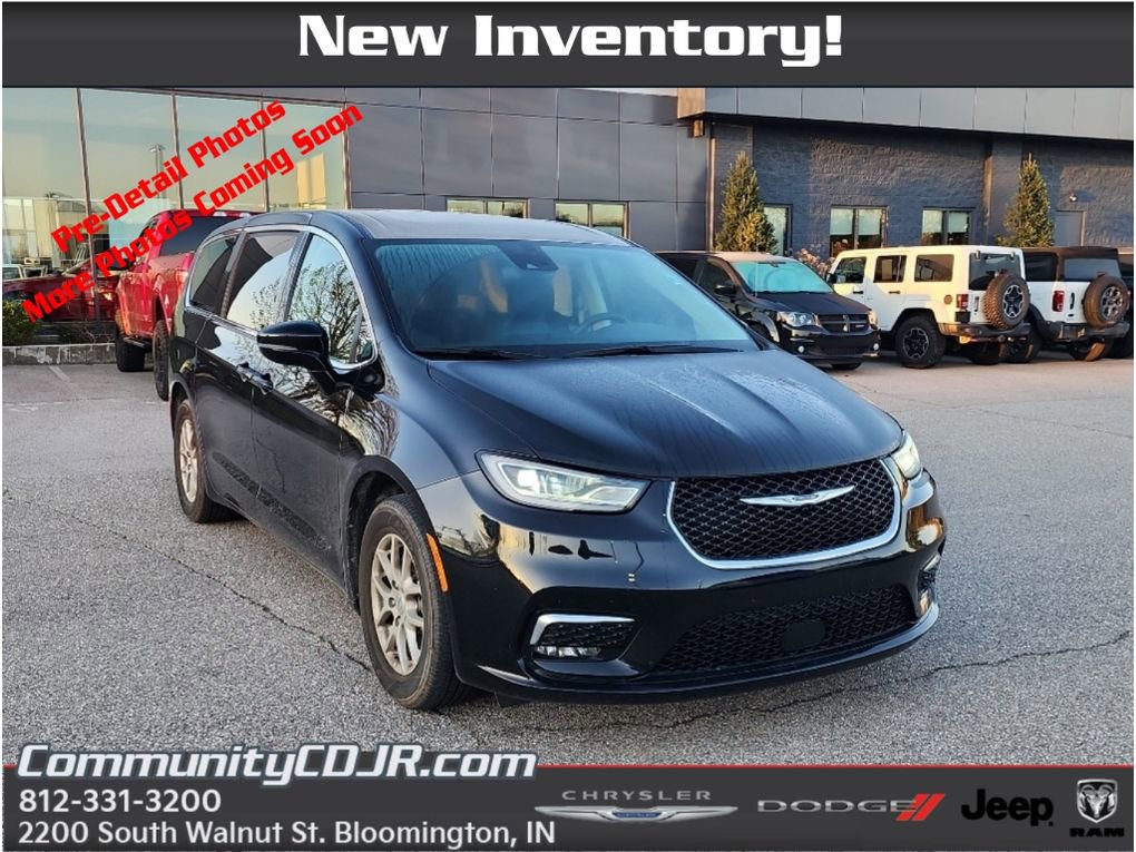 Used 2024 Chrysler Pacifica Touring-L