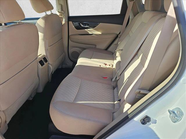 Used 2017 Nissan Rogue S w/ Appearance Package FWD image 11