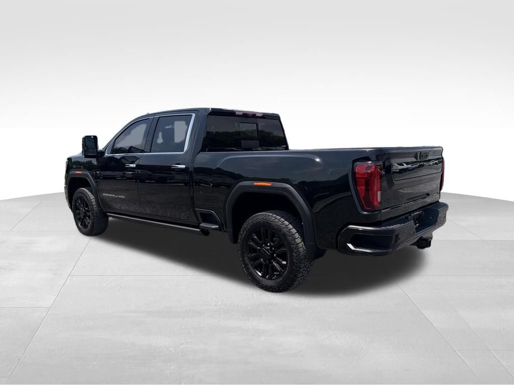 Used 2022 GMC Sierra 2500 Denali w/ Denali Black Diamond Edition AWD/4WD image 17