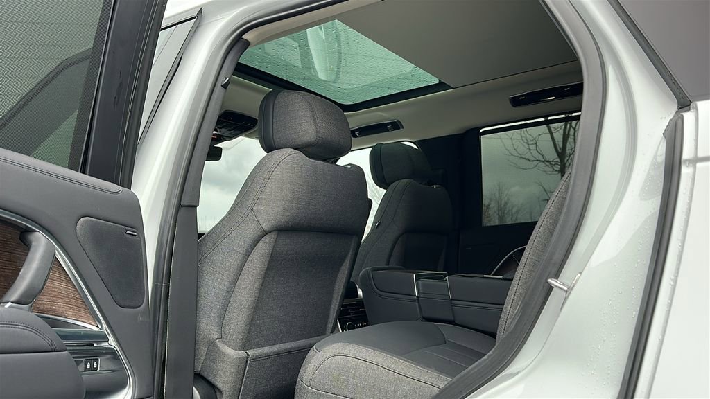 Certified 2023 Land Rover Range Rover SE image 22
