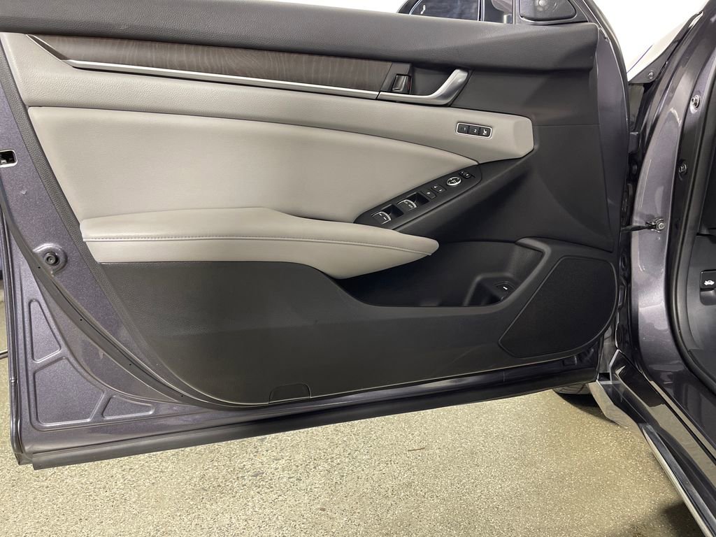 Used 2018 Honda Accord EX-L image 10