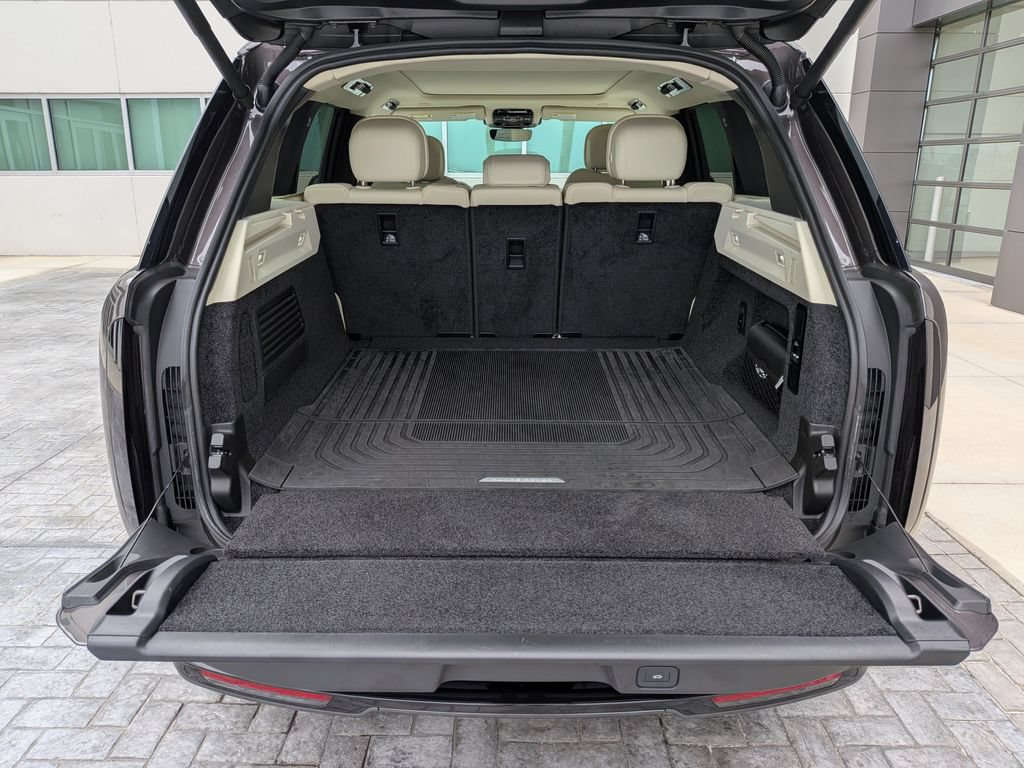 Certified 2025 Land Rover Range Rover SE AWD/4WD image 14
