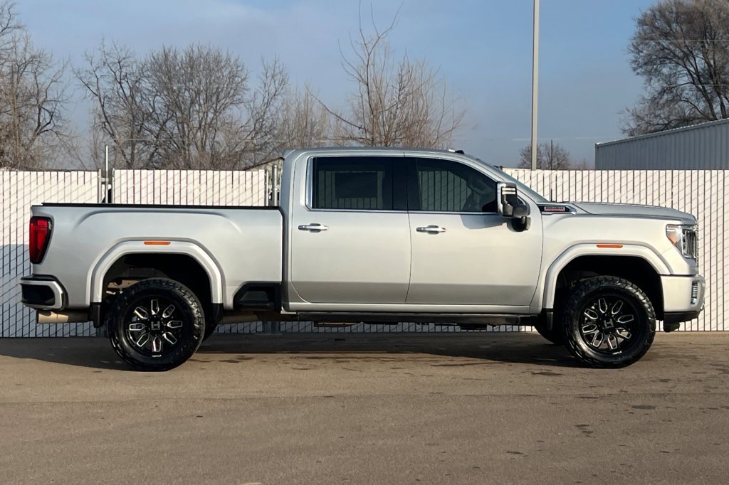 Used 2023 GMC Sierra 2500 Denali image 3