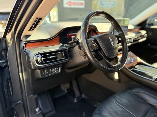 Used 2020 Lincoln Aviator Reserve w/ Equipment Group 201A image 12