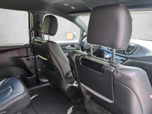 Used 2019 Chrysler Pacifica Touring-L Plus w/ Advanced Safetytec Group FWD image 21