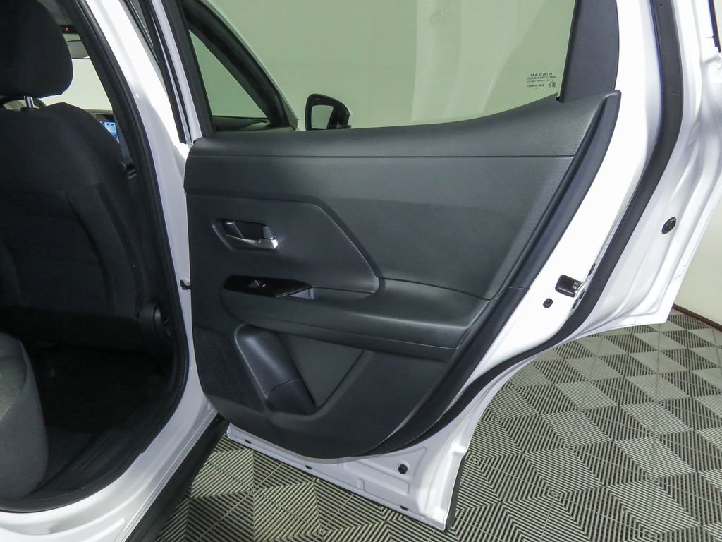 Certified 2025 Nissan Kicks SV image 38