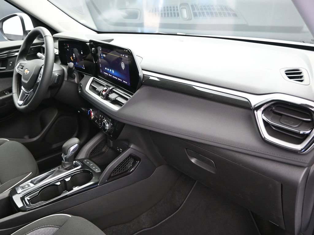 New 2026 Chevrolet TrailBlazer LT w/ LT Cold Weather Package FWD image 13