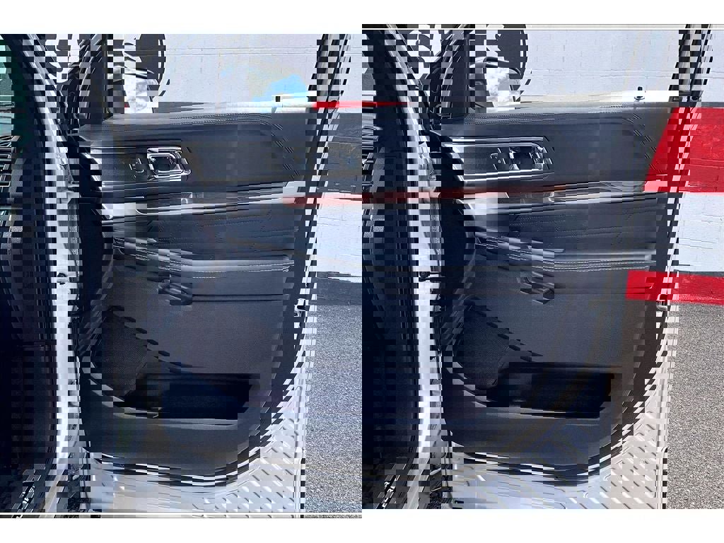 Used 2018 Ford Explorer Platinum AWD/4WD image 20