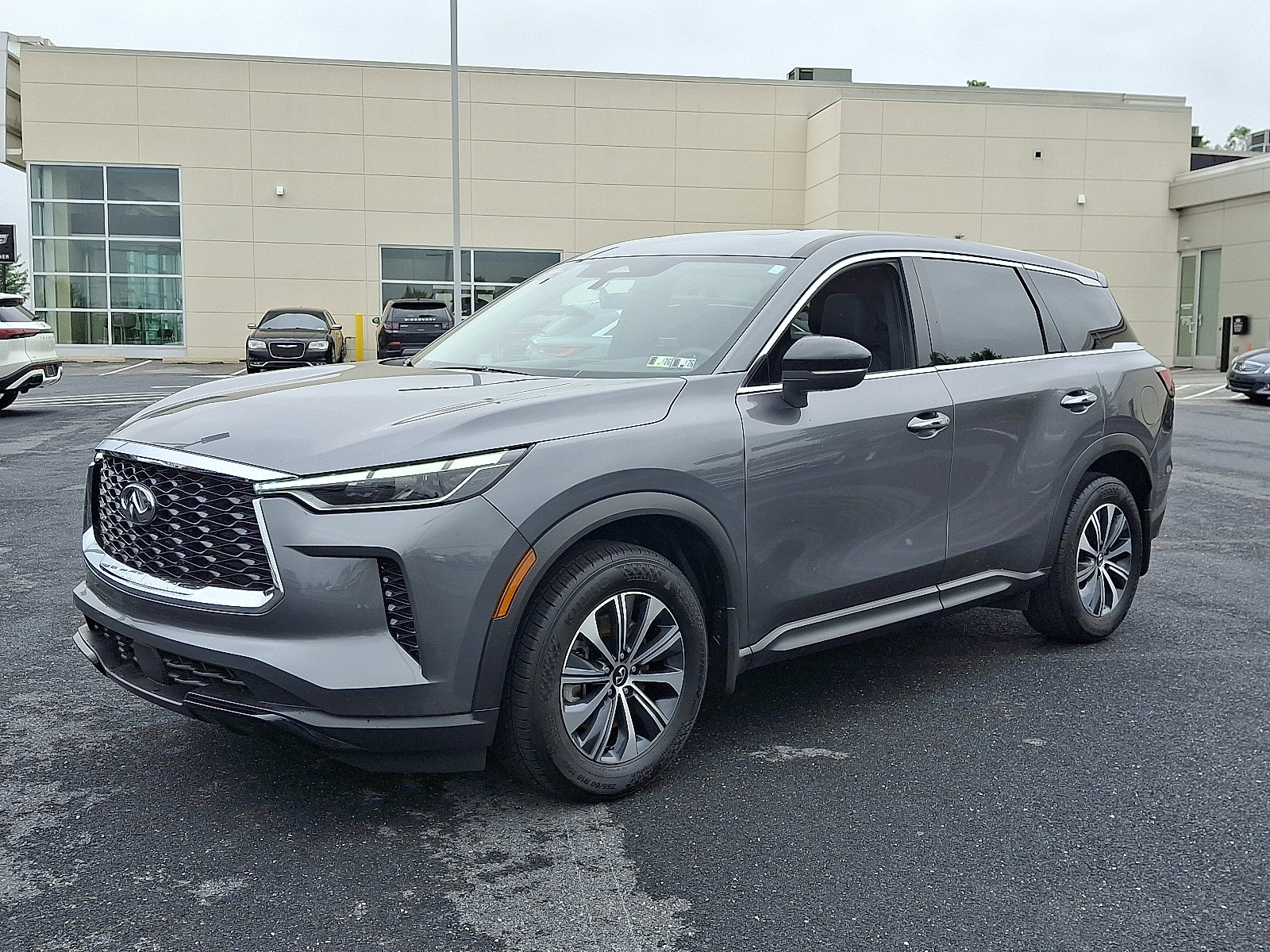Certified 2024 INFINITI QX60 Pure image 3