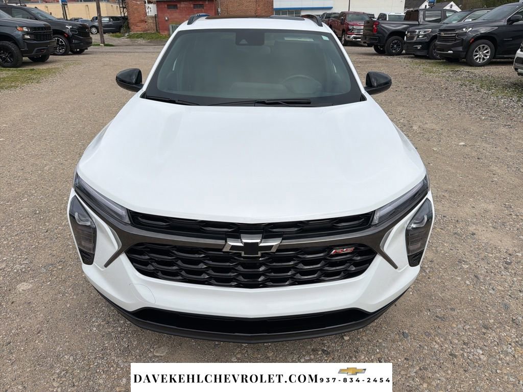 Used 2024 Chevrolet Trax RS w/ Sunroof Package FWD image 8