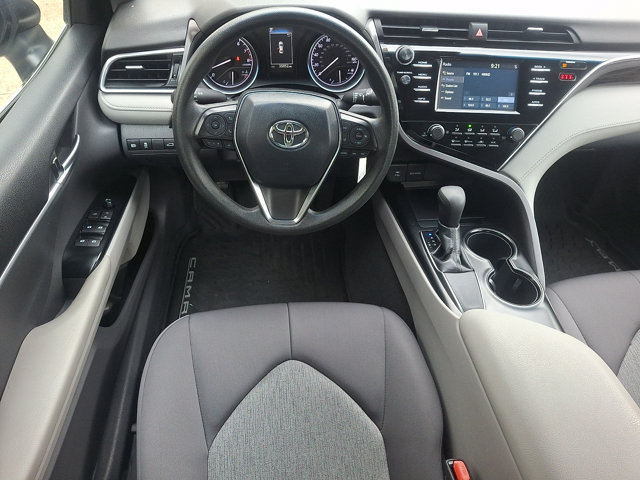 Used 2018 Toyota Camry LE FWD image 11