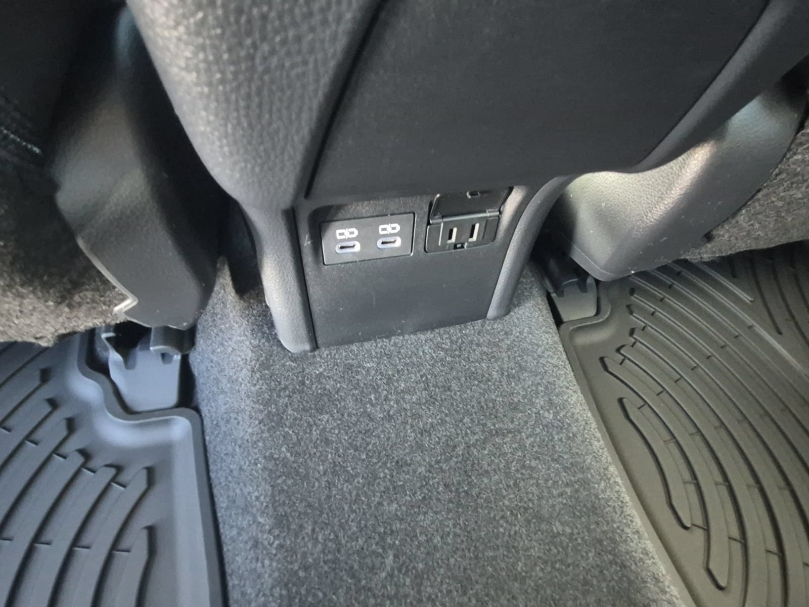 New 2026 Toyota Prius Plug-In Hybrid FWD image 32
