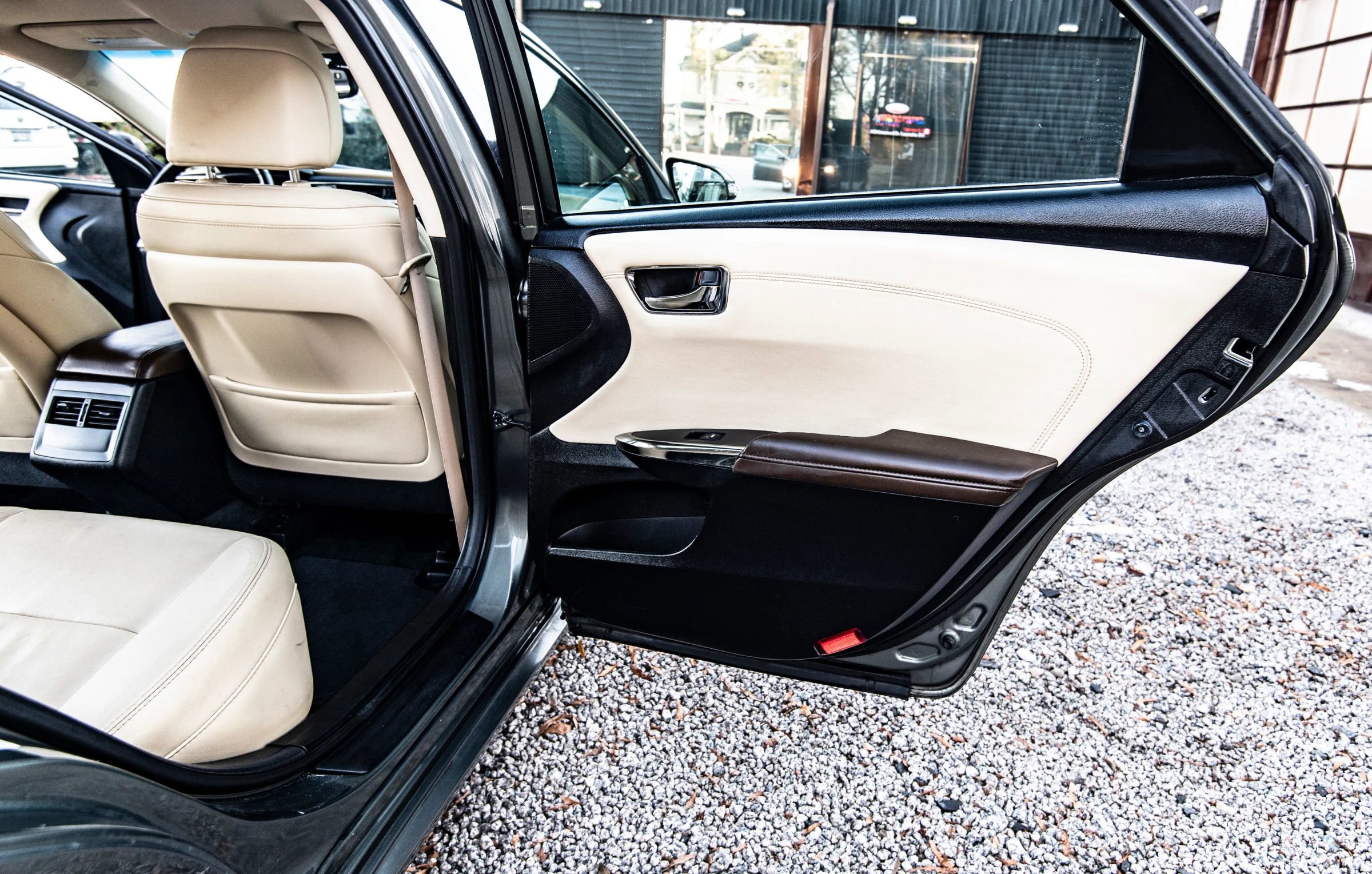 Used 2013 Toyota Avalon XLE Premium image 38