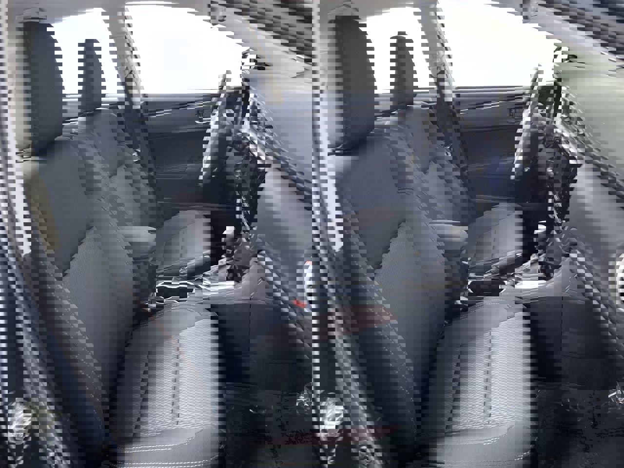 Used 2018 Toyota Corolla LE image 22