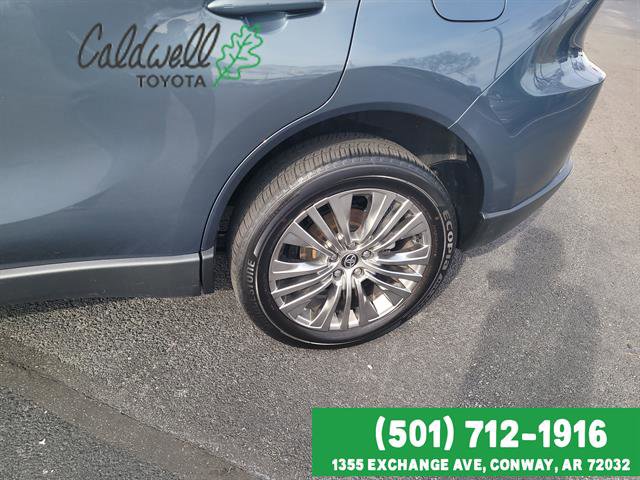 Used 2024 Toyota Venza Limited image 9