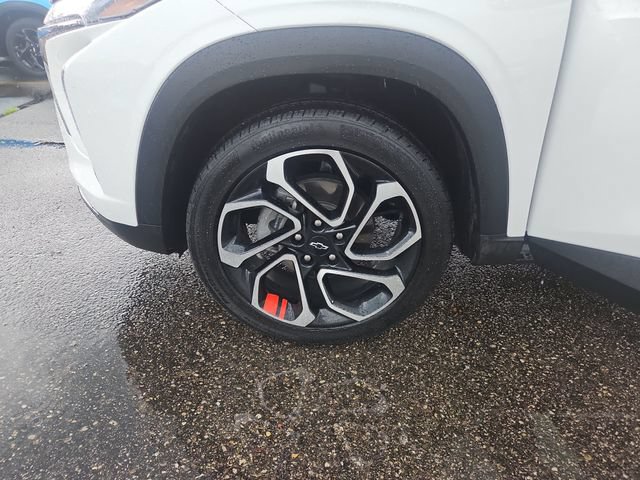 Used 2024 Chevrolet Trax RS w/ Sunroof Package FWD image 28