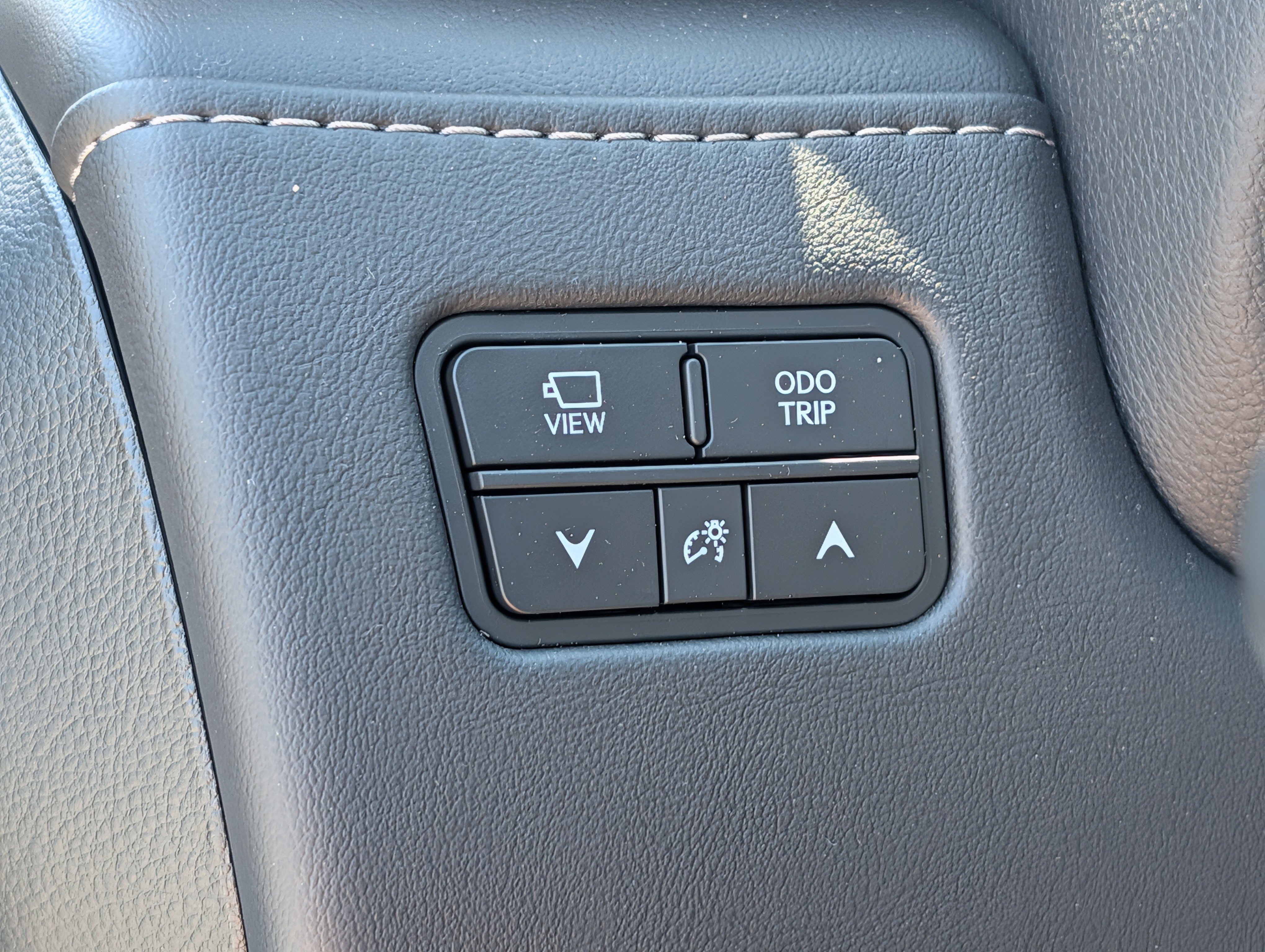 Used 2025 Lexus LX 600 4WD w/ Appearance Package image 25
