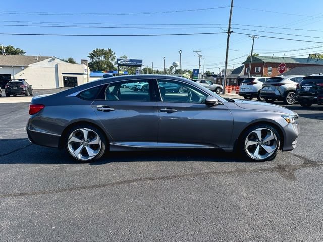 Used 2018 Honda Accord Touring image 9