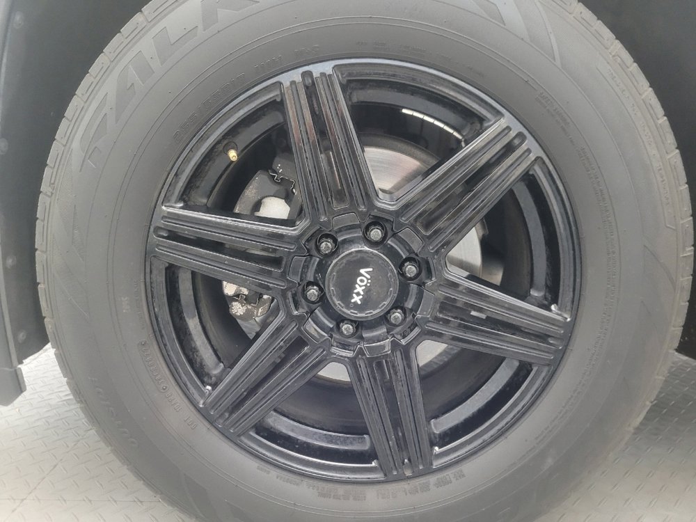 Used 2020 Chevrolet Traverse LT FWD image 31