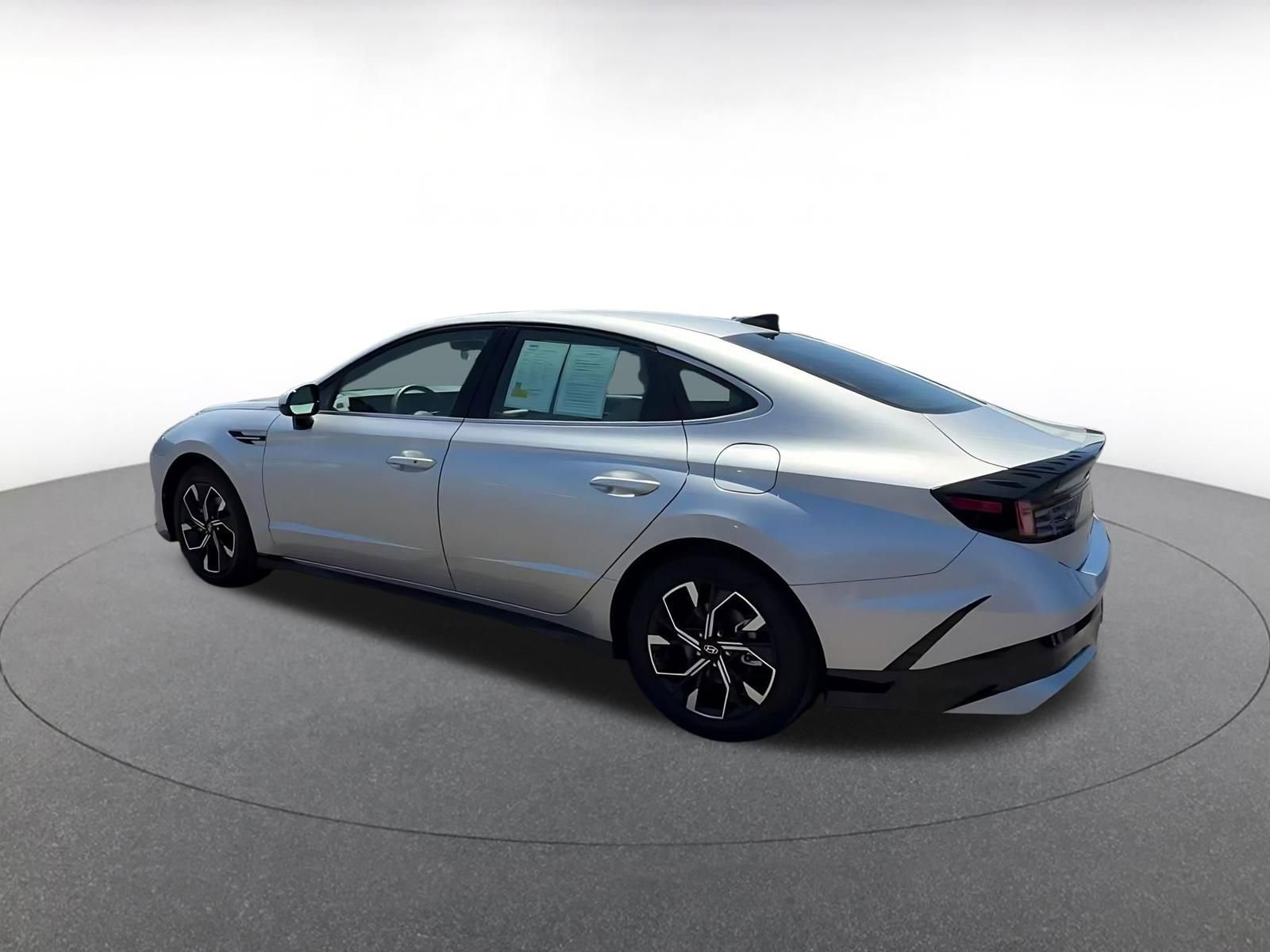 Used 2025 Hyundai Sonata SEL FWD image 10