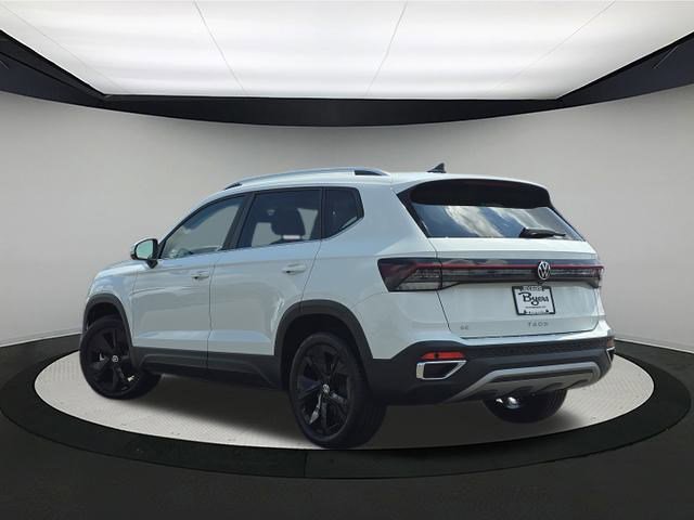 New 2025 Volkswagen Taos SE image 5
