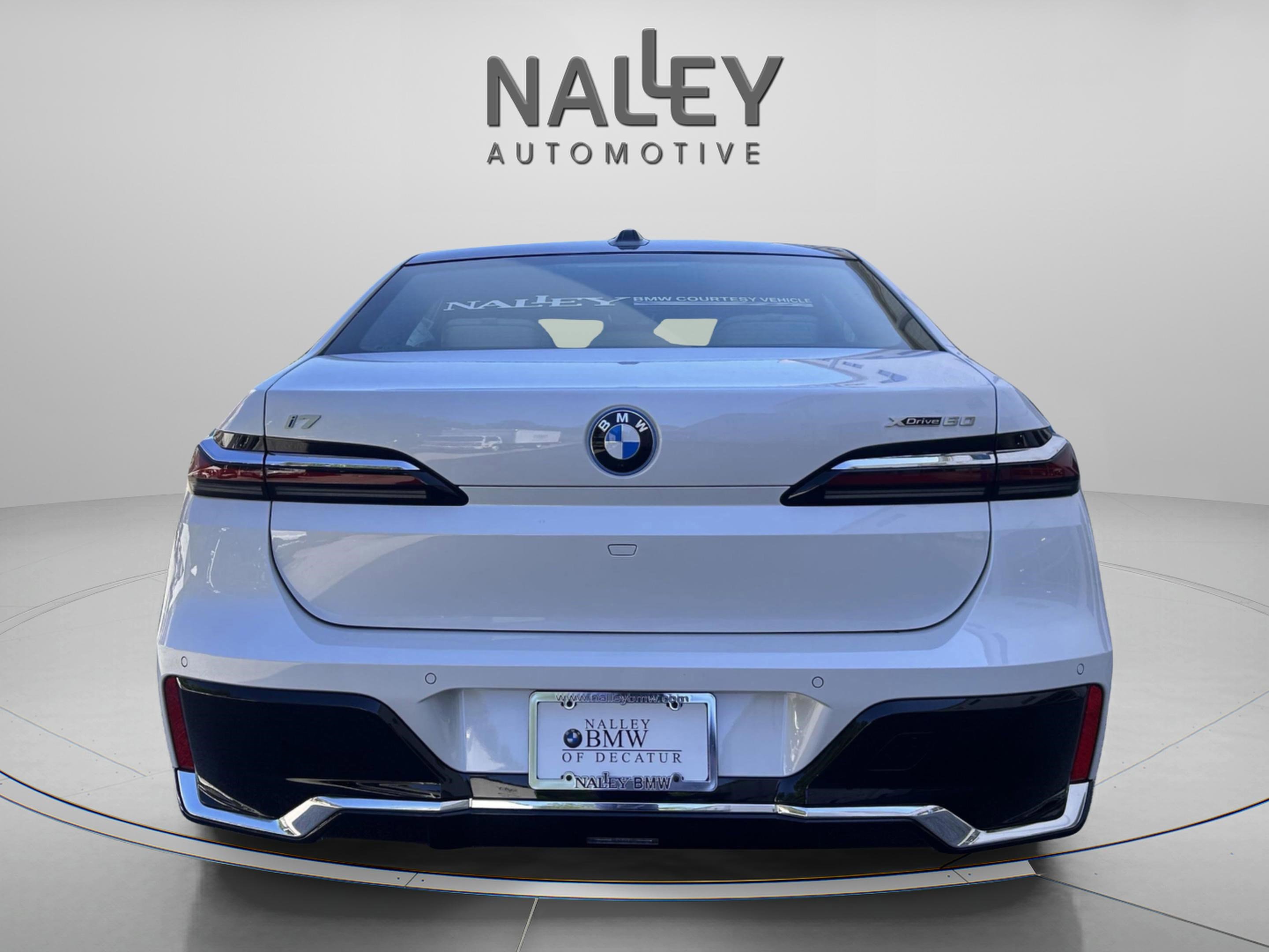 Used 2025 BMW i7 xDrive60 image 4